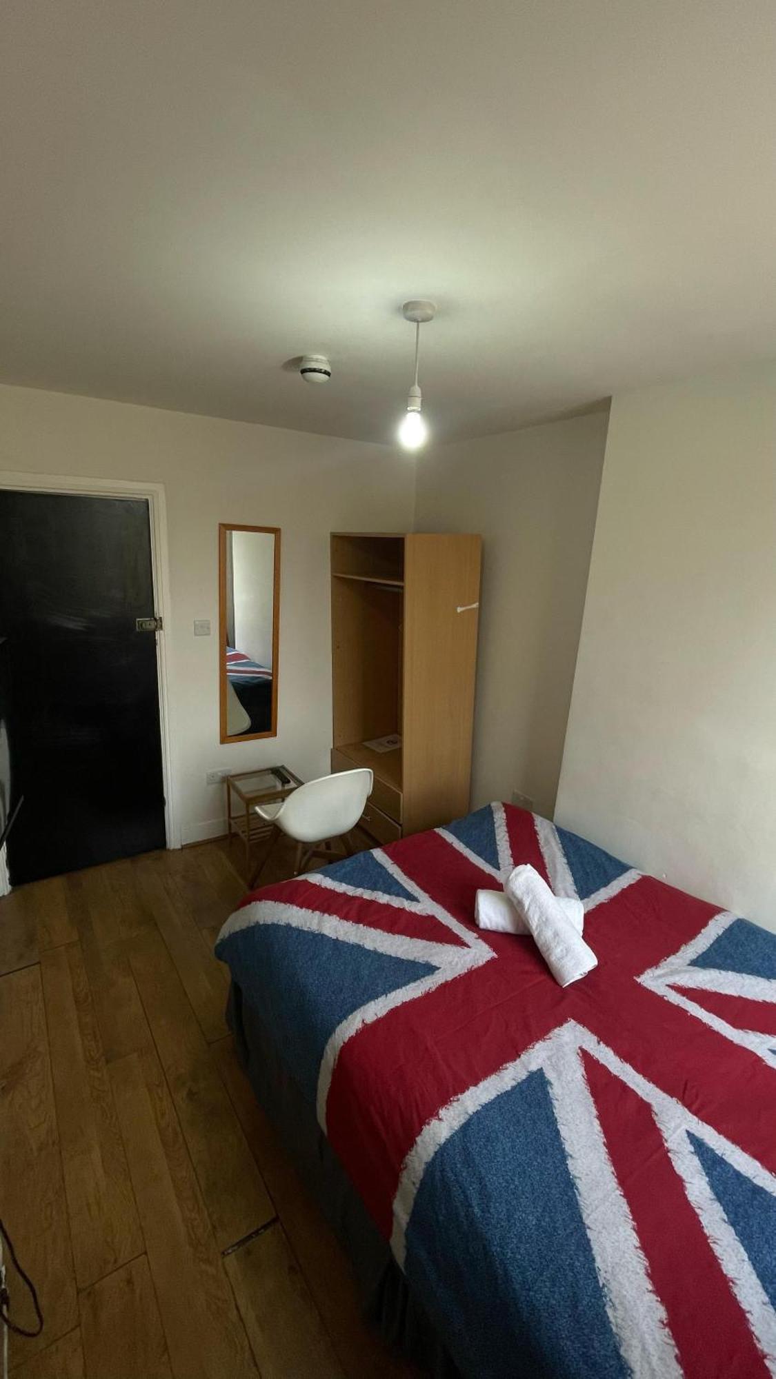 Albergue Saint Backpackers