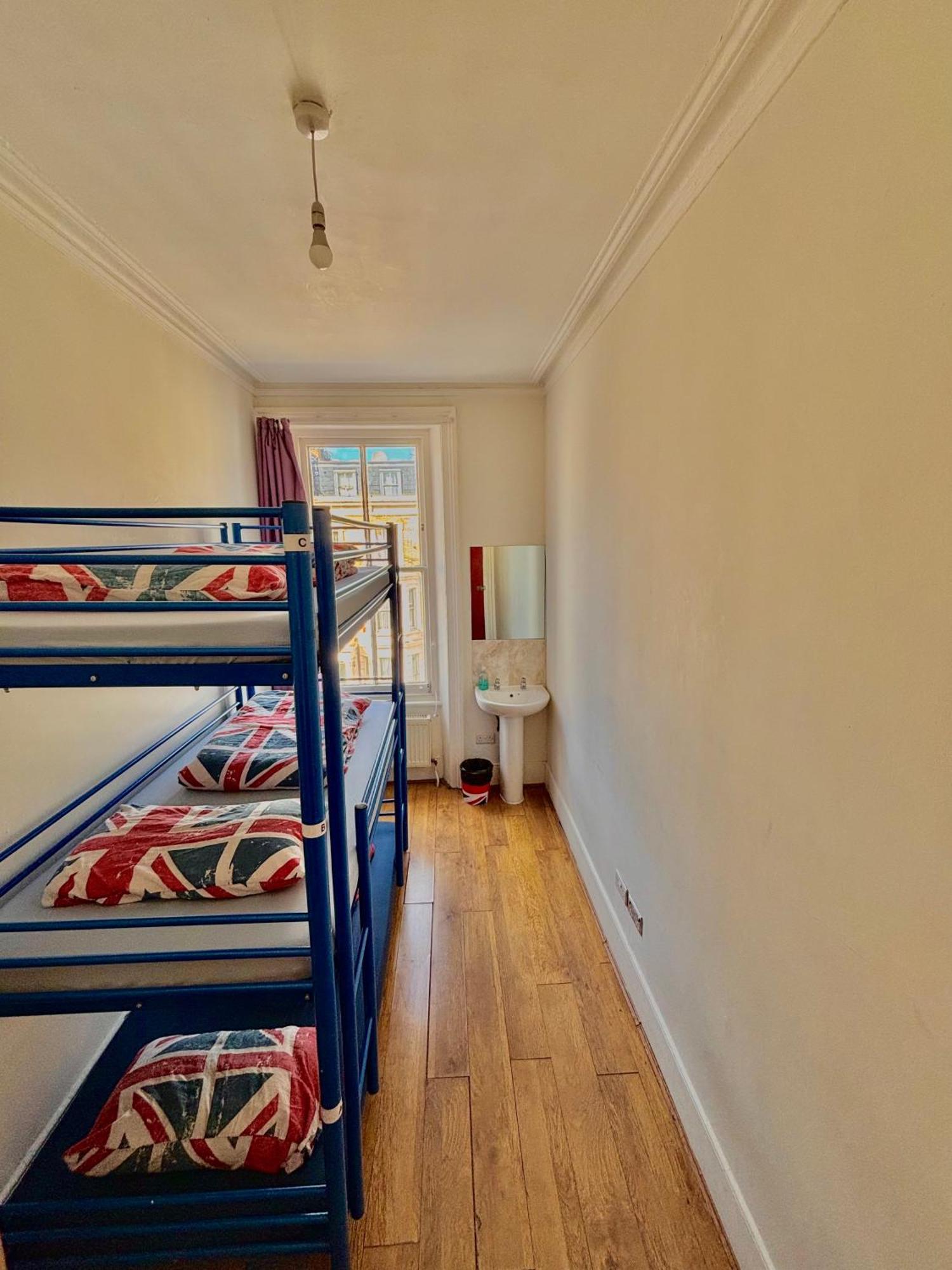 Albergue Saint Backpackers