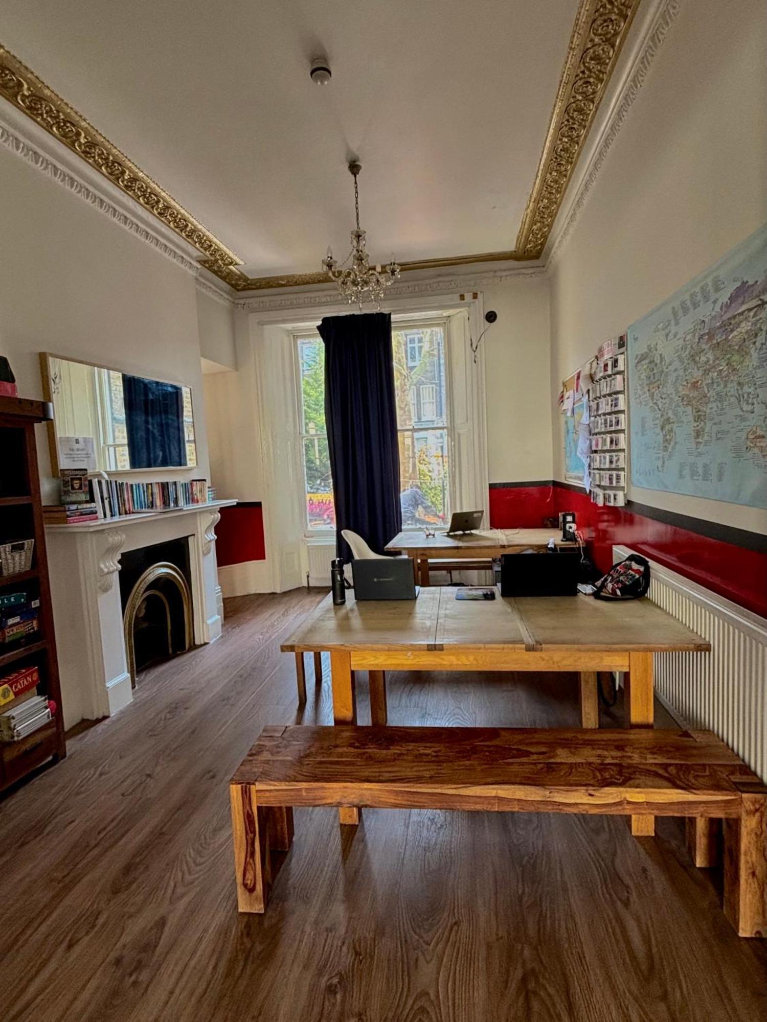 Albergue Saint Backpackers *