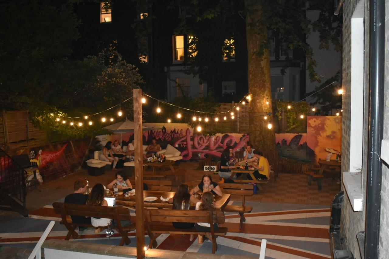 Saint Backpackers Hostal *